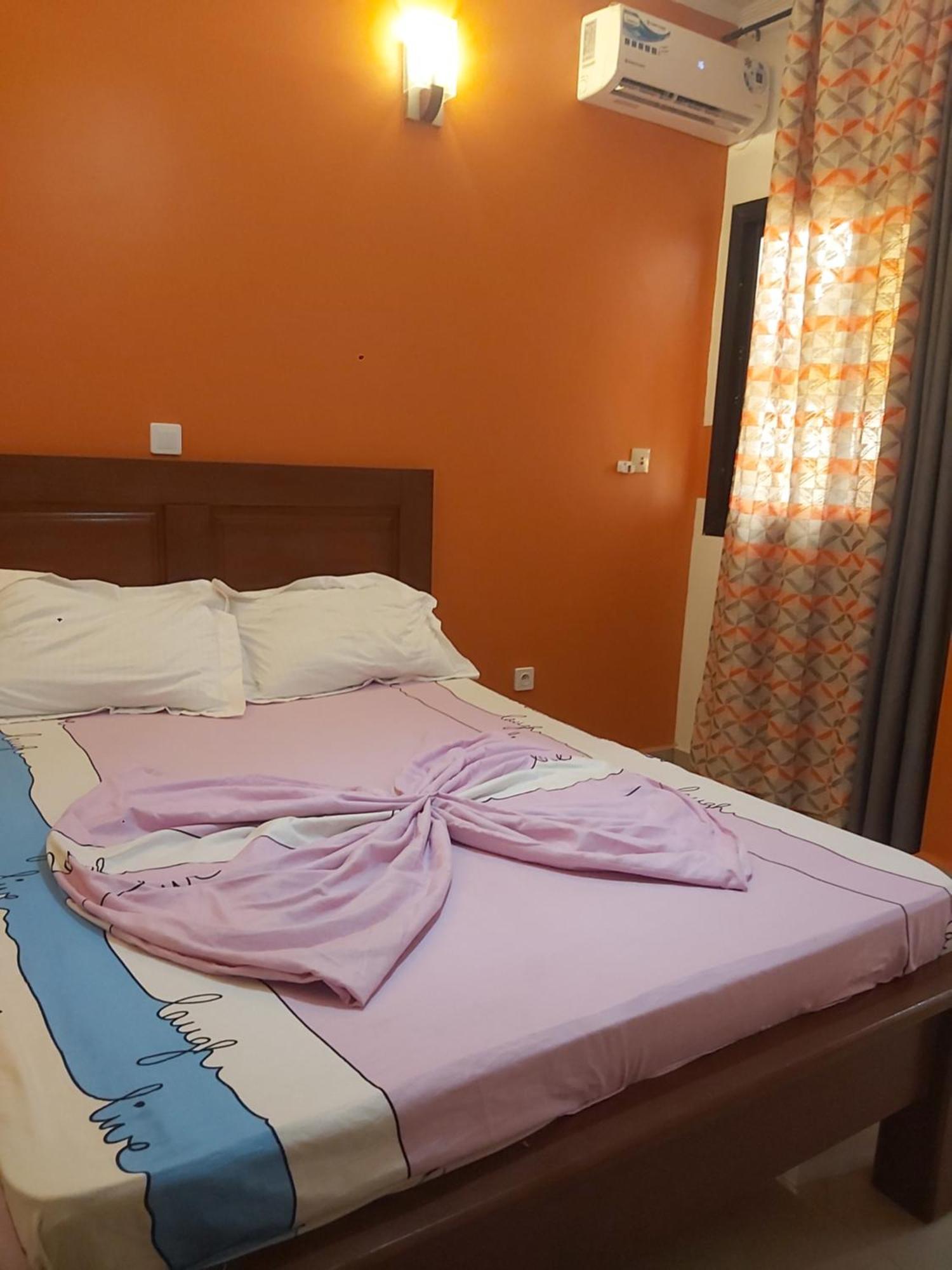Hotel Appart B4U - Etoudi Яунде Экстерьер фото
