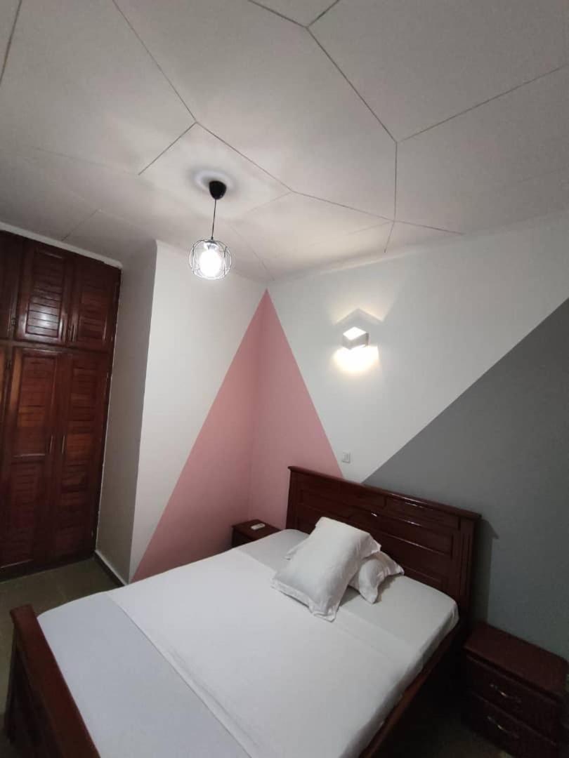 Hotel Appart B4U - Etoudi Яунде Экстерьер фото