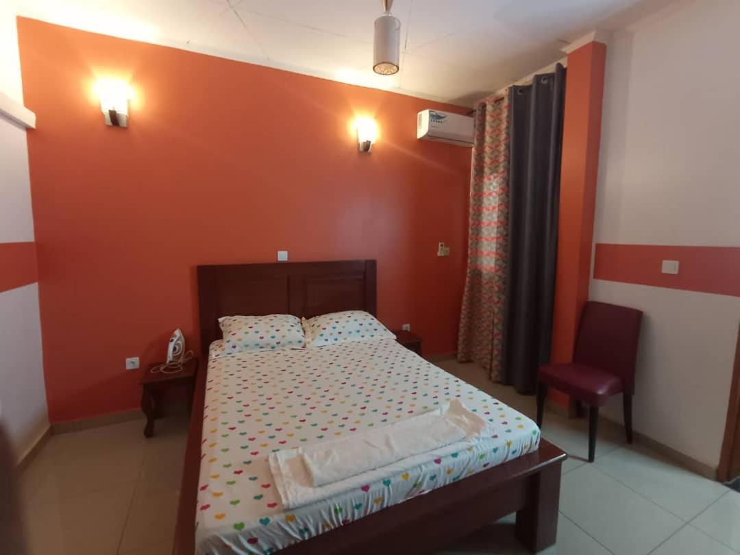 Hotel Appart B4U - Etoudi Яунде Экстерьер фото